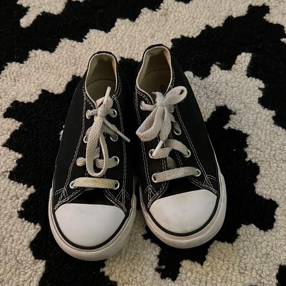 Converse low tops, size 10